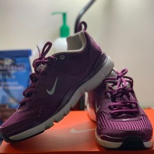 💜 Nike Trainer Sneakers 👟 💜